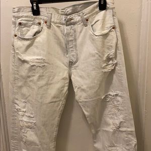 Men’s white washed jeans